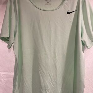 Nike women’s Short Sleeve Dri-FIT Tee in Light Mint with Black Swoosh. Size 1X
